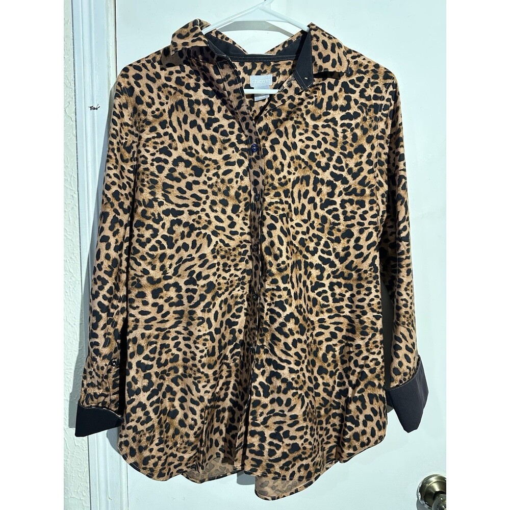 Chico's No Iron Classic Stretch Button Up Shirt Leopard Print Blouse Size M